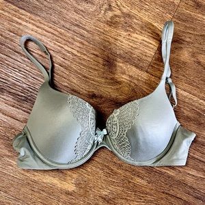 VICTORIA’S SECRET | Body by Victoria Perfect Shape Multi-way Bra Mint